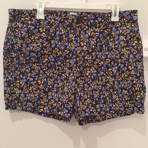 GAP city shorts. Floral. Navy. Size 12.
